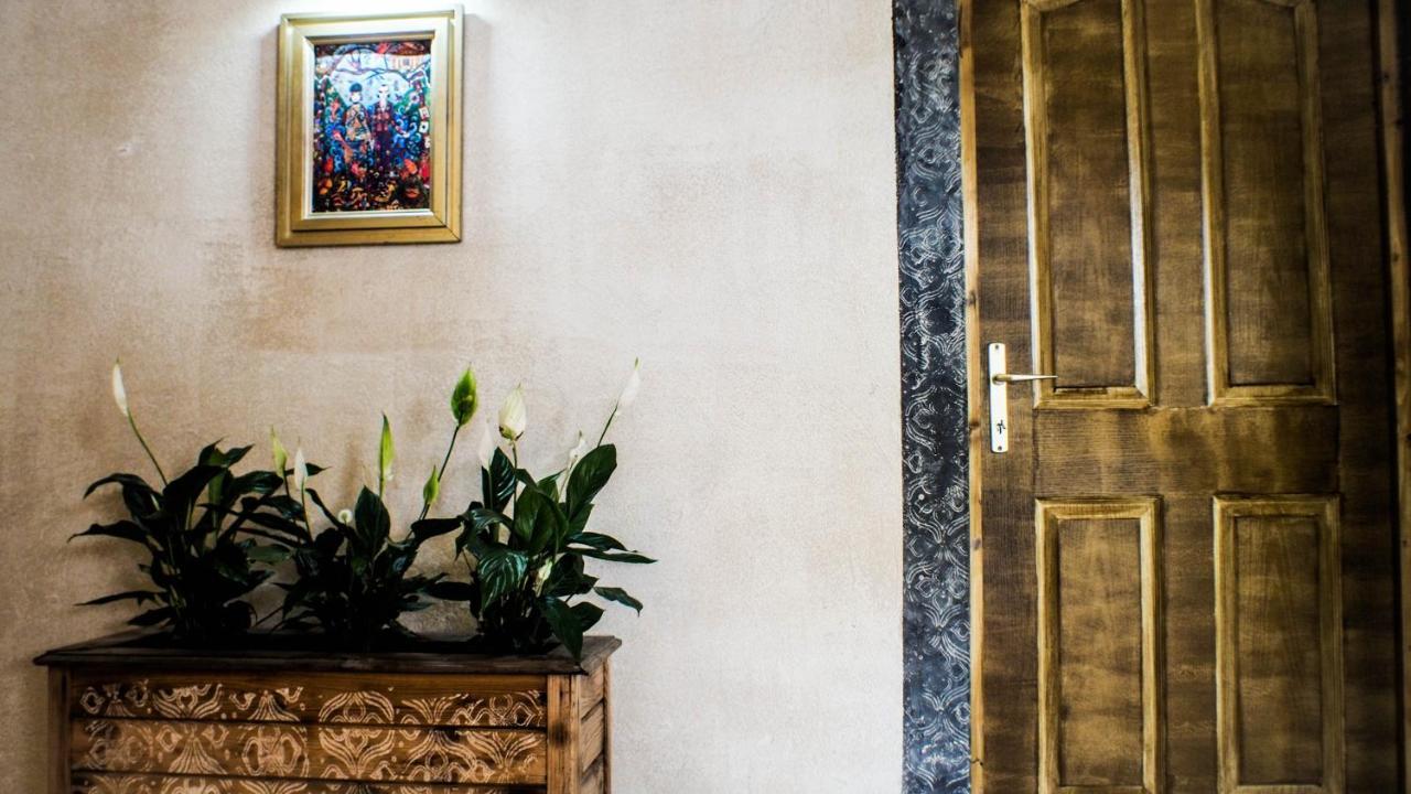 Sargarigo Elmenyhaz Apartment Szeged Ngoại thất bức ảnh