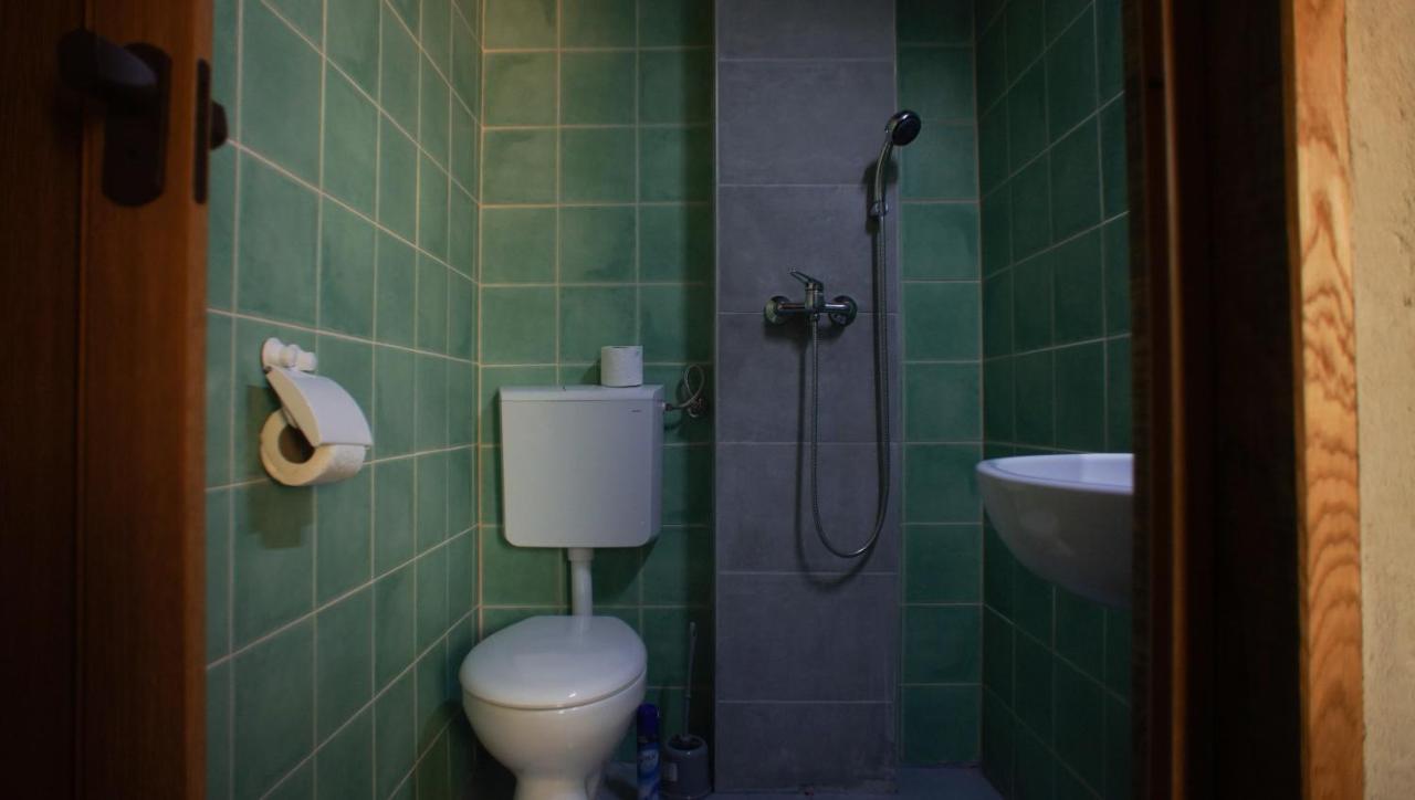 Sargarigo Elmenyhaz Apartment Szeged Ngoại thất bức ảnh